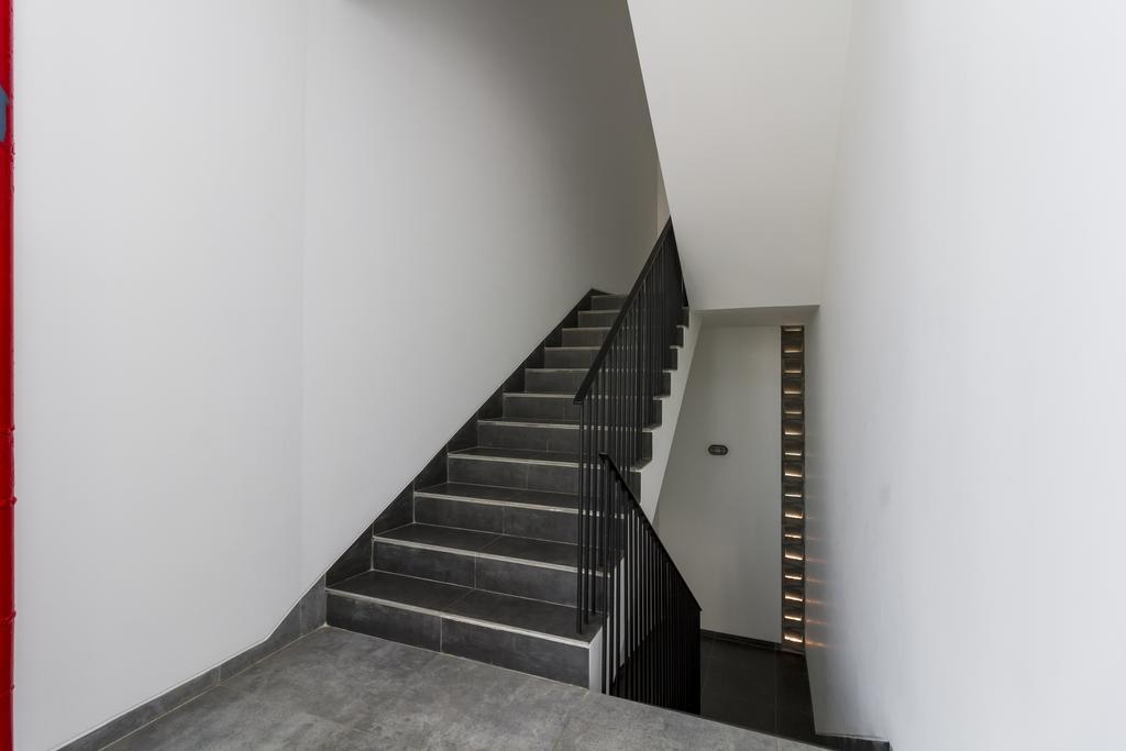 Reddoorz Plus Near Perbanas Джакарта Экстерьер фото