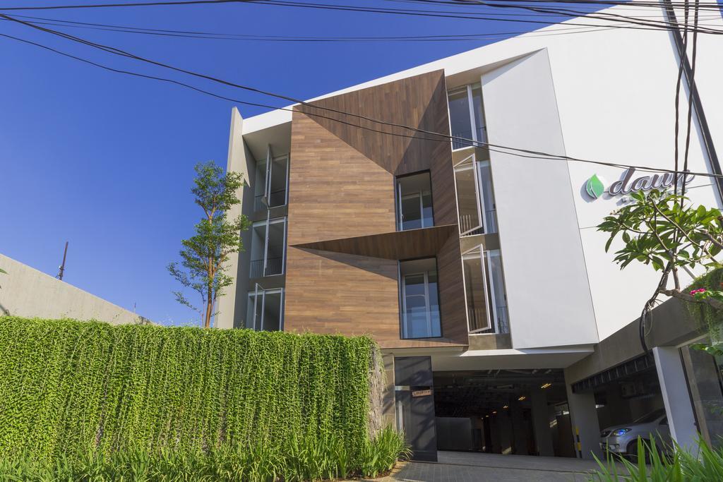 Reddoorz Plus Near Perbanas Джакарта Экстерьер фото