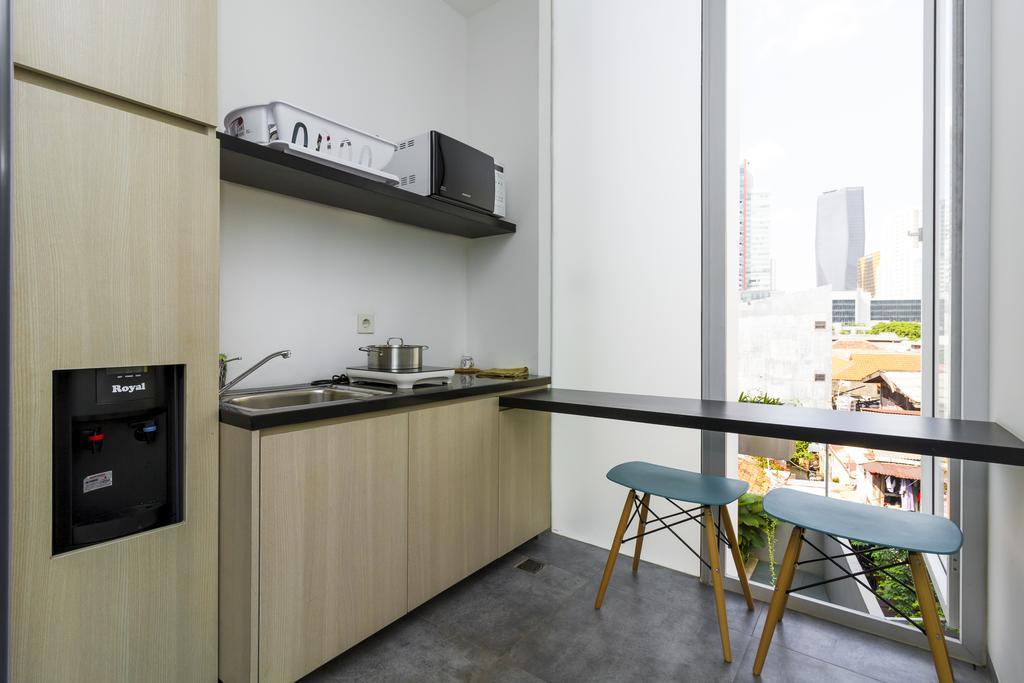 Reddoorz Plus Near Perbanas Джакарта Экстерьер фото