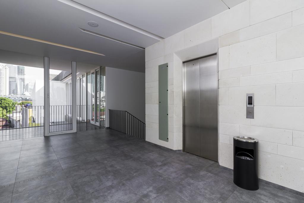 Reddoorz Plus Near Perbanas Джакарта Экстерьер фото